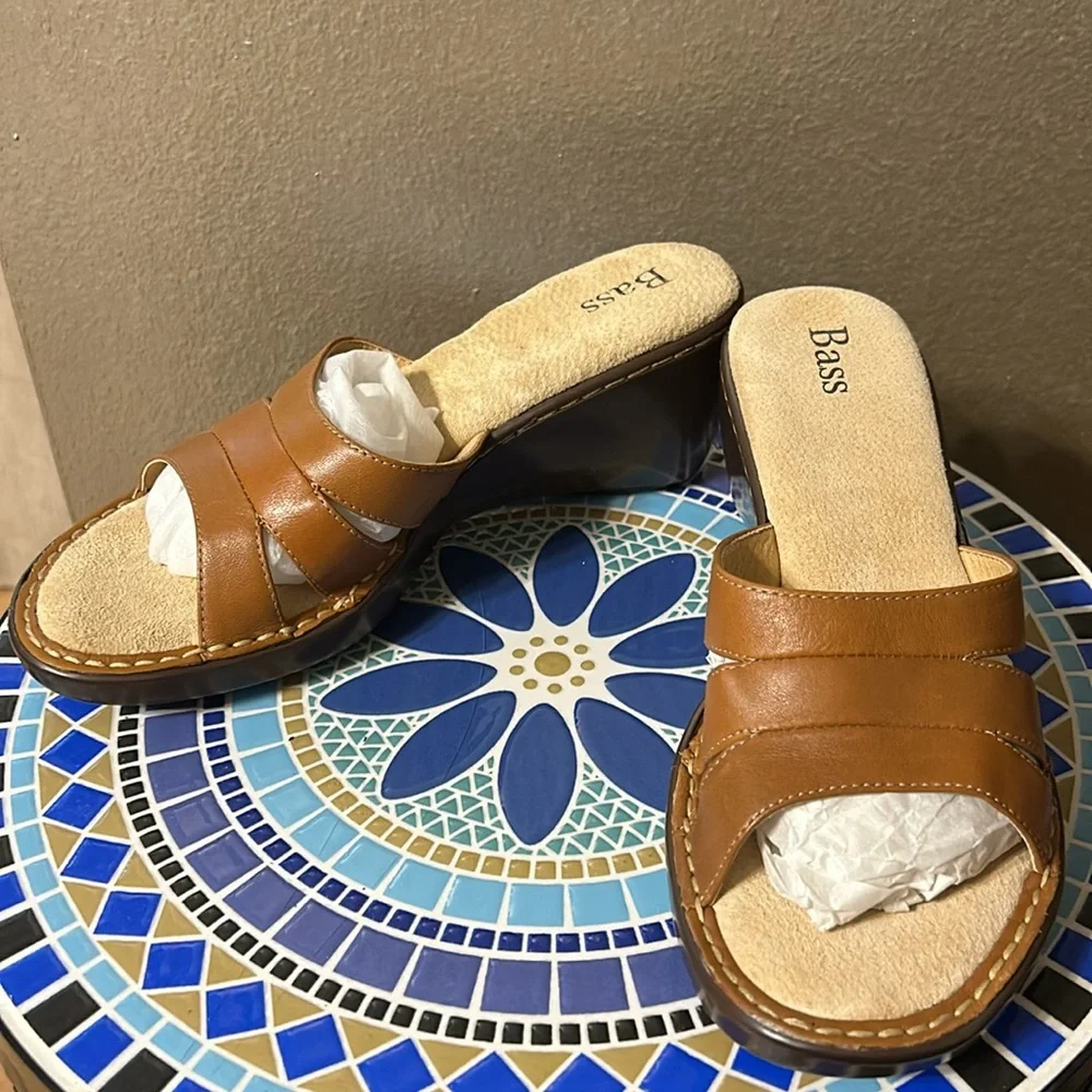 Bass Cushion wedge heel